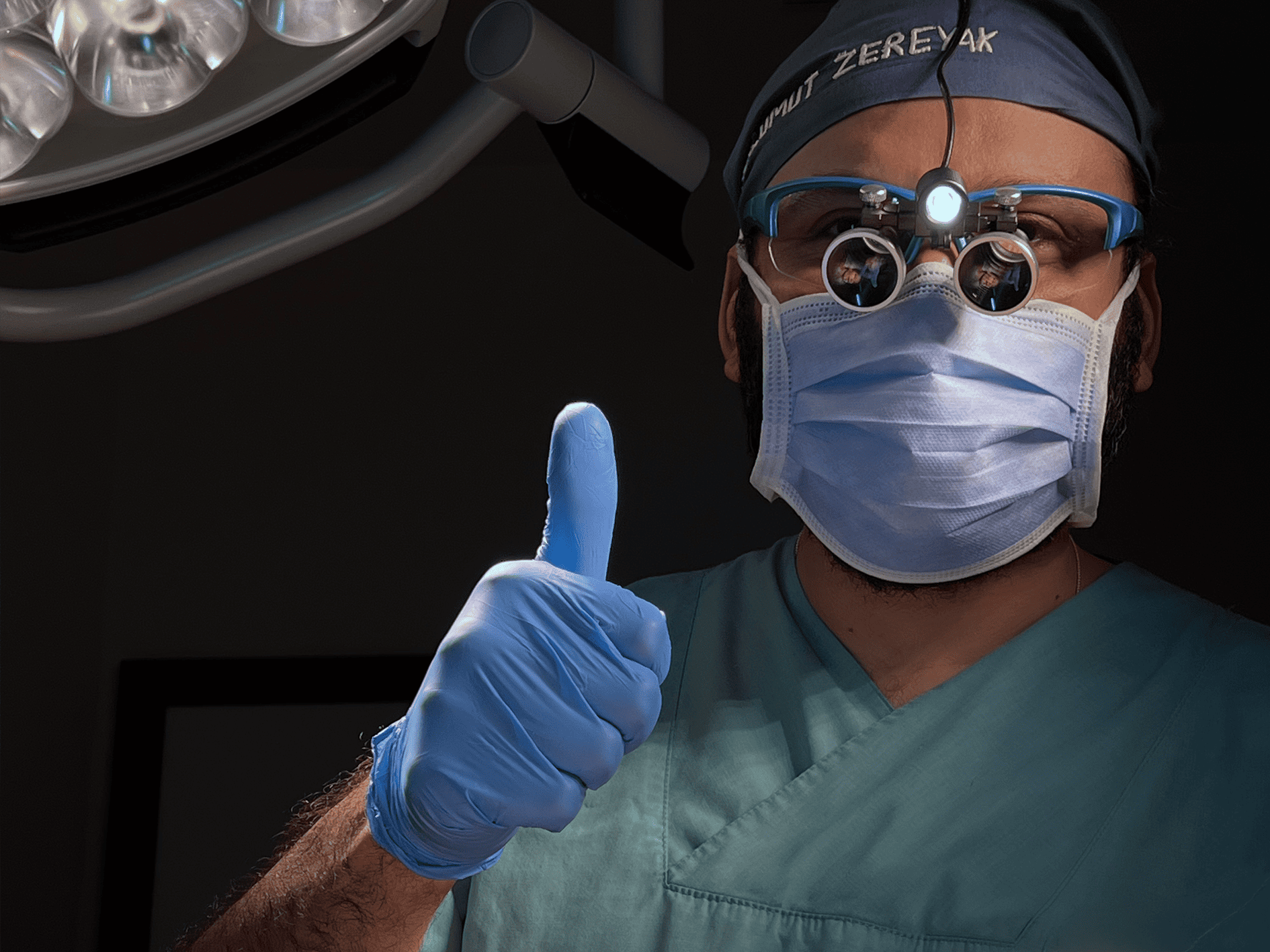 Deep Plane Facelift Turkey Istanbul - Dr. Umut Zereyak performing advanced facial rejuvenation surgery